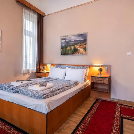 Kristal Gellert Hill Szálloda *
