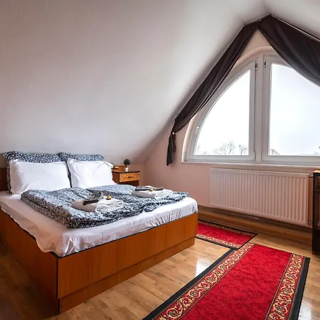 Kristal Gellert Hill Szálloda
