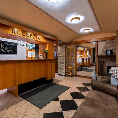 Kristal Gellert Hill *