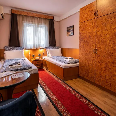 Kristal Gellert Hill Szálloda