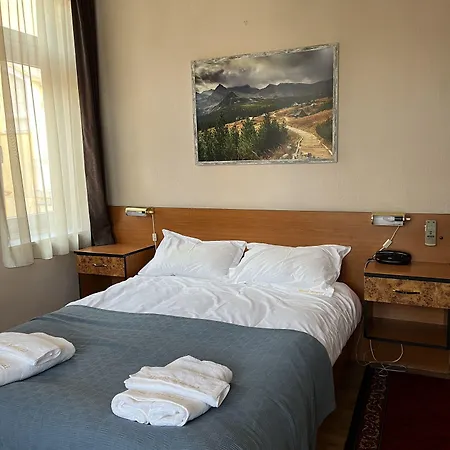 Kristal Gellert Hill Hotel *