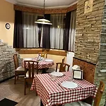 Kristal Gellert Hill Hotell *