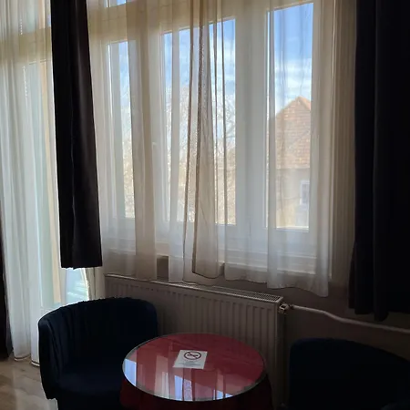 Kristal Gellert Hill Budapeszt