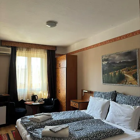 Kristal Gellert Hill Budapeszt