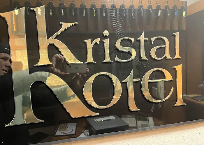 Kristal Gellert Hill